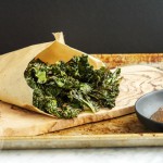 Super healthy chips alternative: Paprika and Parmesan kale chips