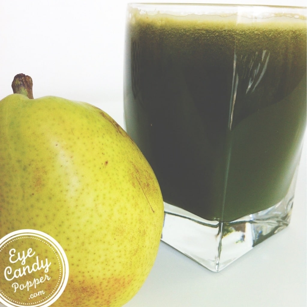 Pear, spinach and cucumber green juice