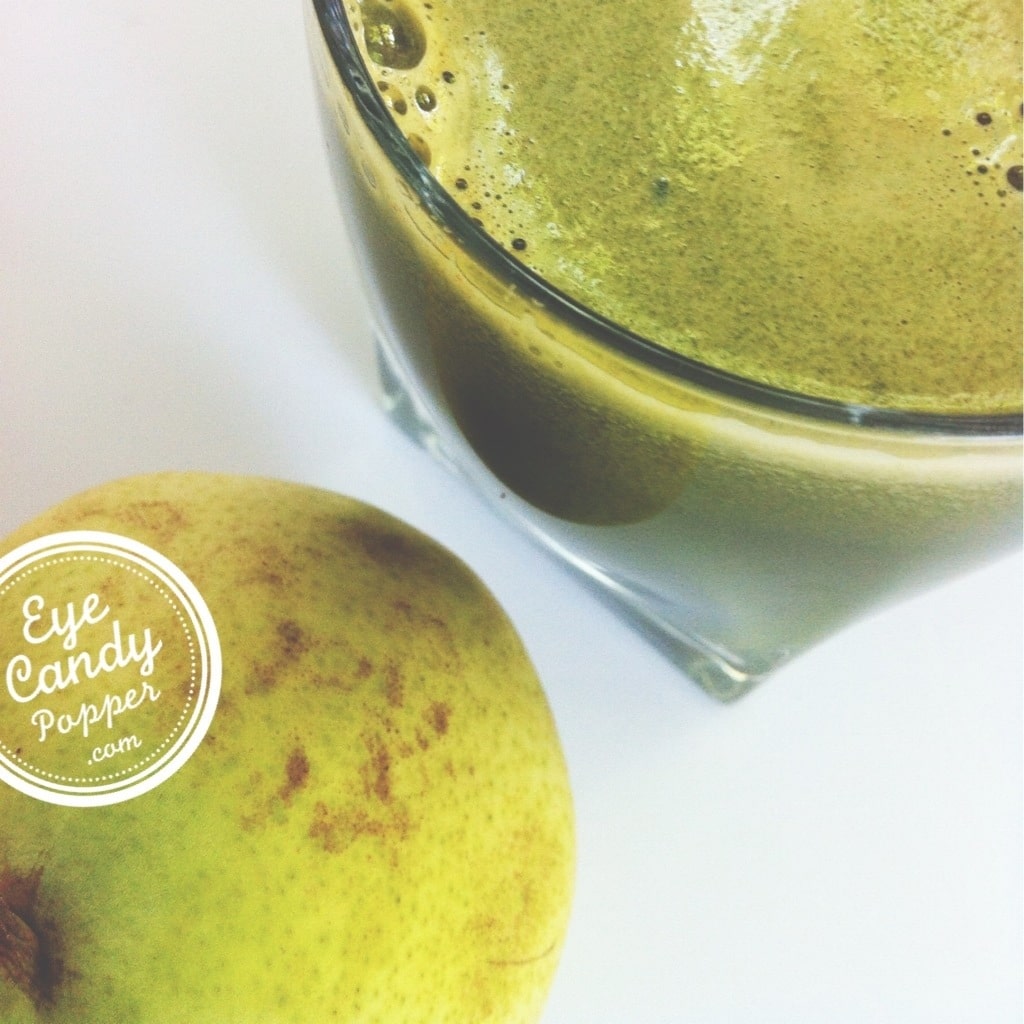 Pear, spinach and cucumber green juice
