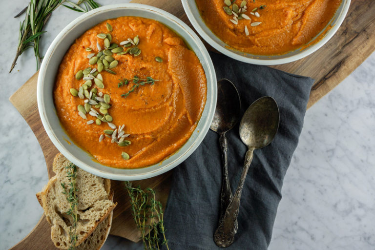 25 min carrot and red lentil Indian-style soup (vegan)