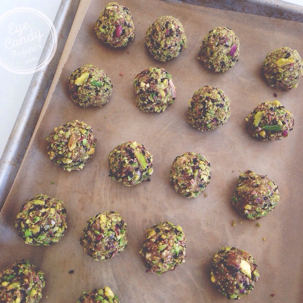 Fig and pistachio powerballs (vegan, raw, gluten-free)
