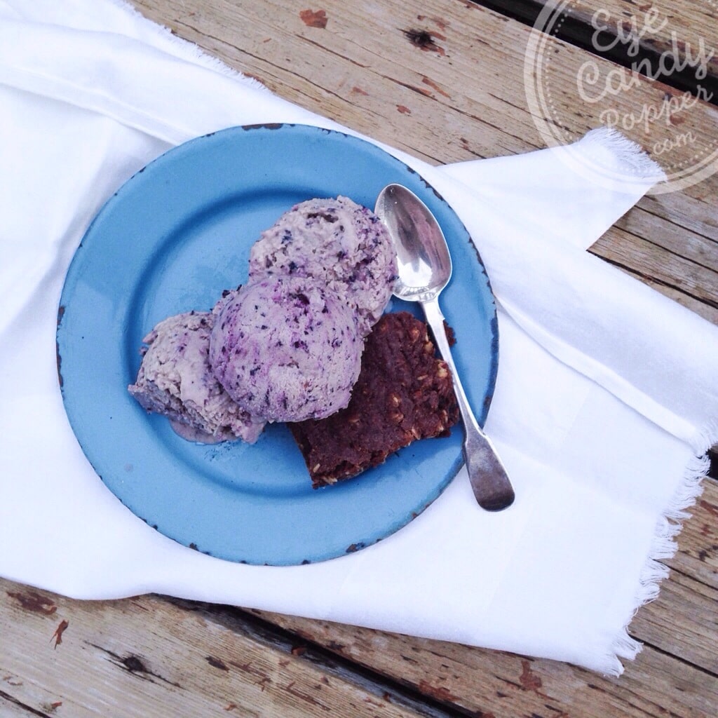 Coconut-blueberry ice cream (no churn, vegan, paleo, gluten-free) | eyecandypopper.com -2